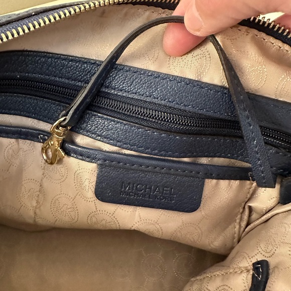 Michael Kors Navy Leather Bag - Picture 12 of 14